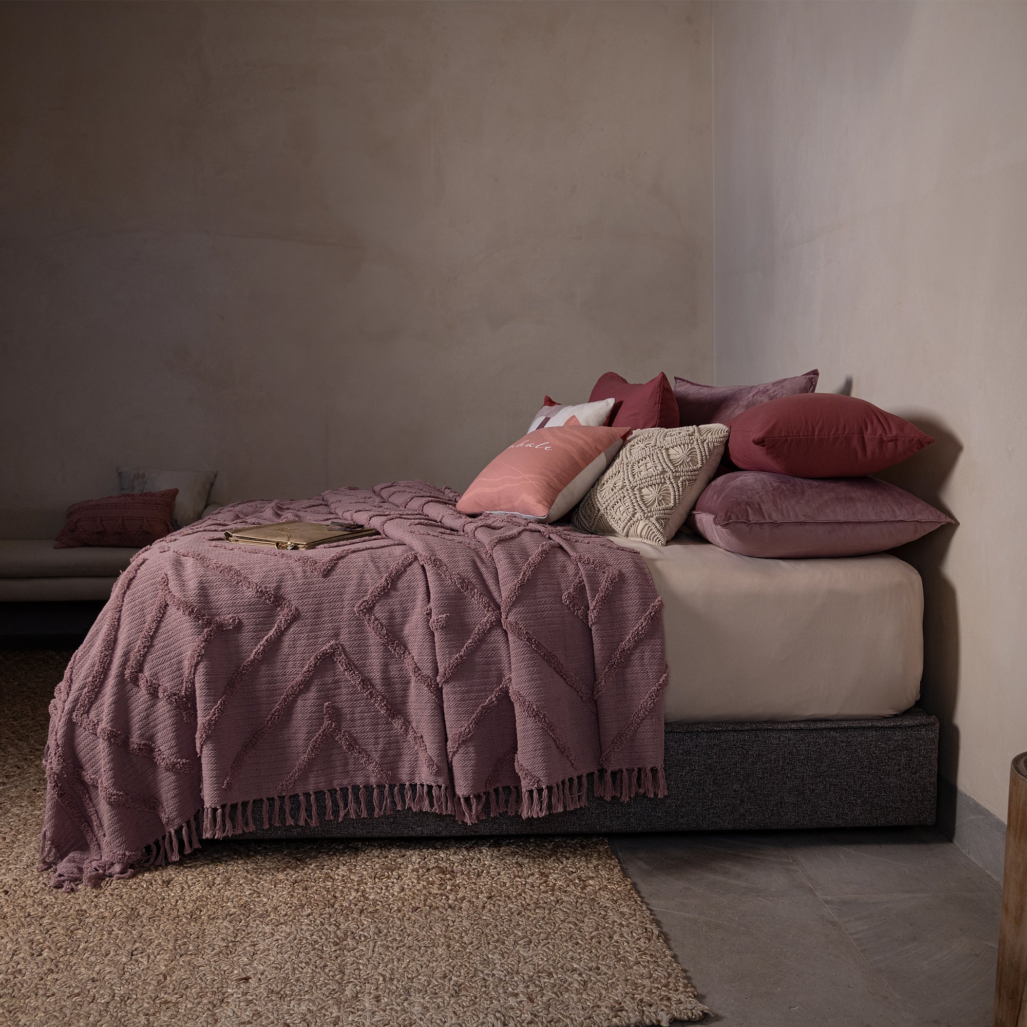 VIANNEY Edredón Premium Ultradelgado 100% Algodón Bordado Y Con Flecos Voga Lila