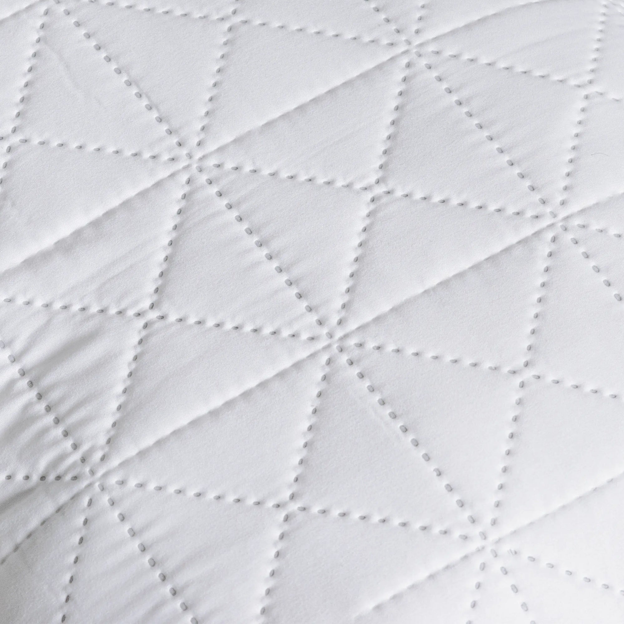 VIANNEY Almohada Capitonada Básica Plus