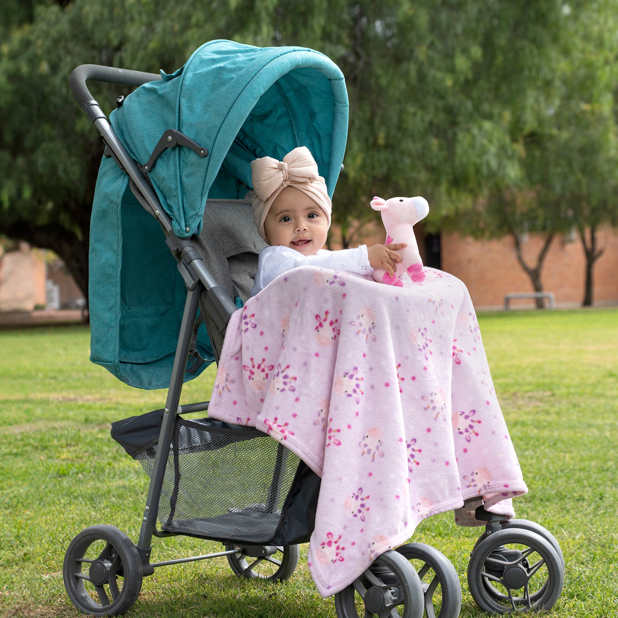 VIANNEY Cobijita Ligera Para Bebé Súper Suave Con Peluche Incluido Jirafita