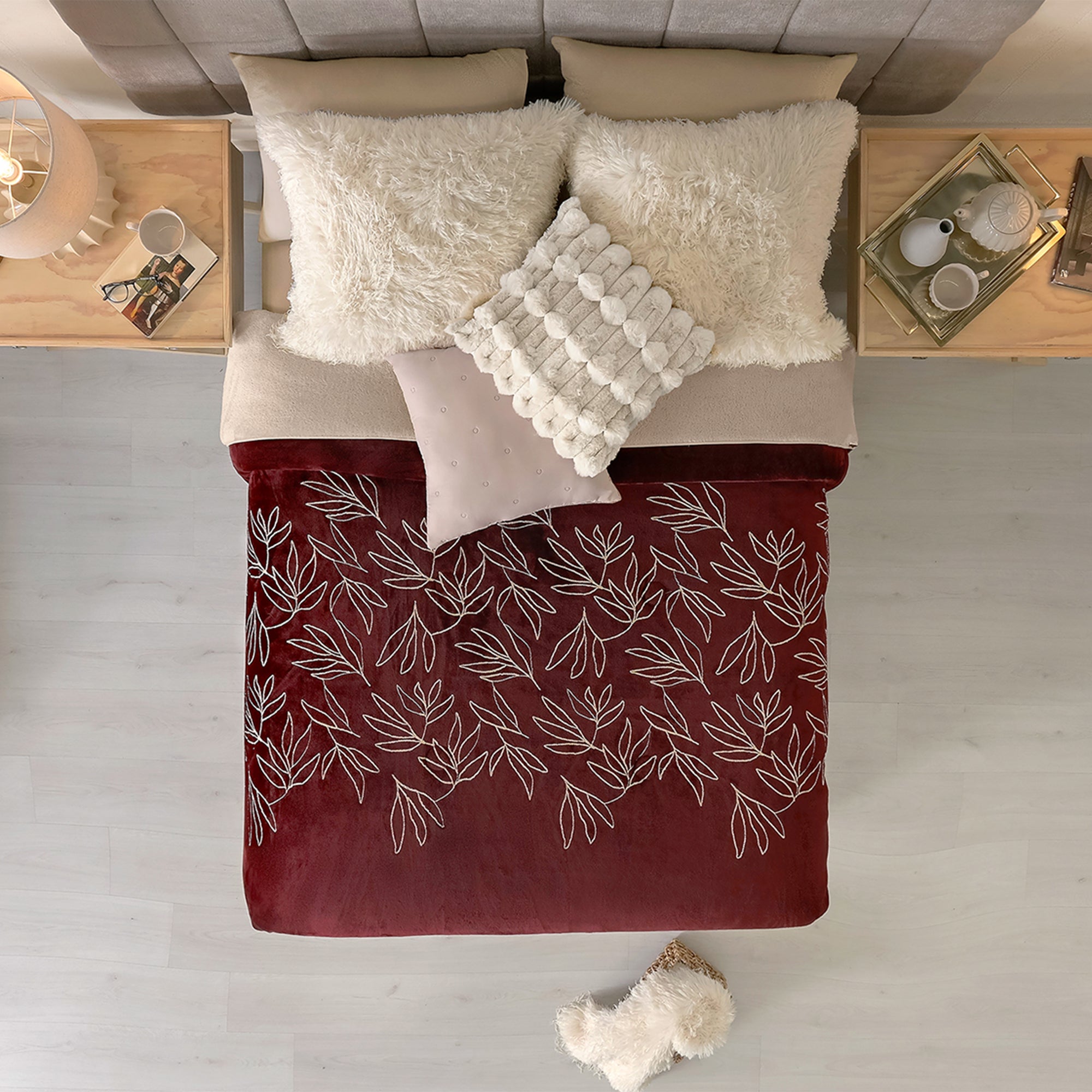 VIANNEY Cobertor Bordado Con Interior De Borrega Premium Austral Merlot