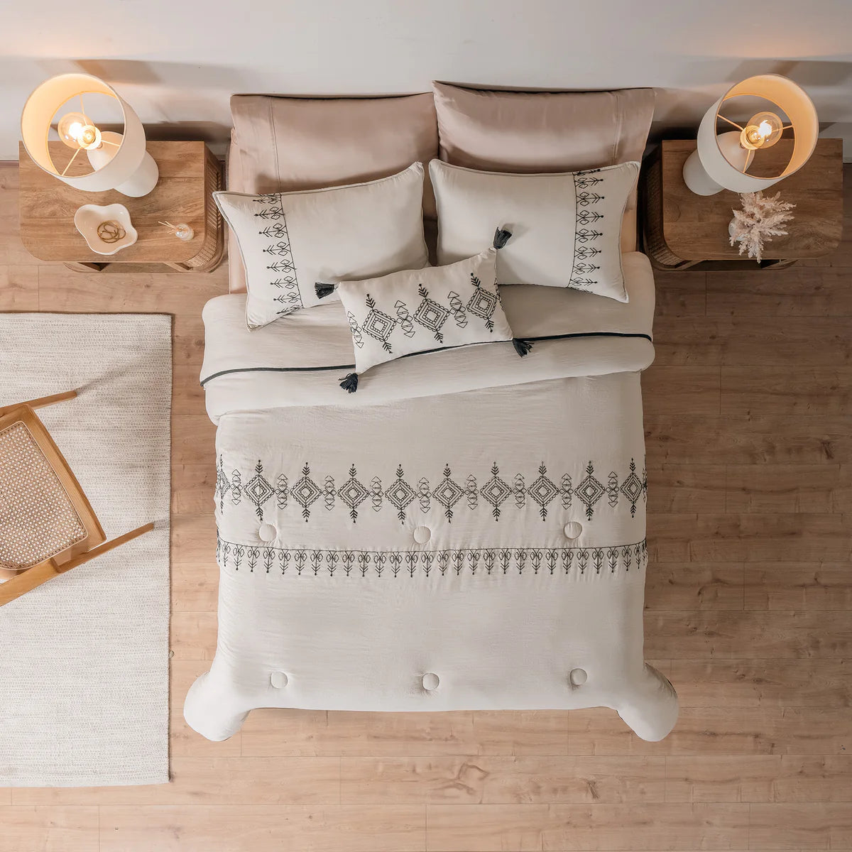 VIANNEY Juego De Edredón Bordado Doble Vista Con Fundas Y Cojín Ixtlán