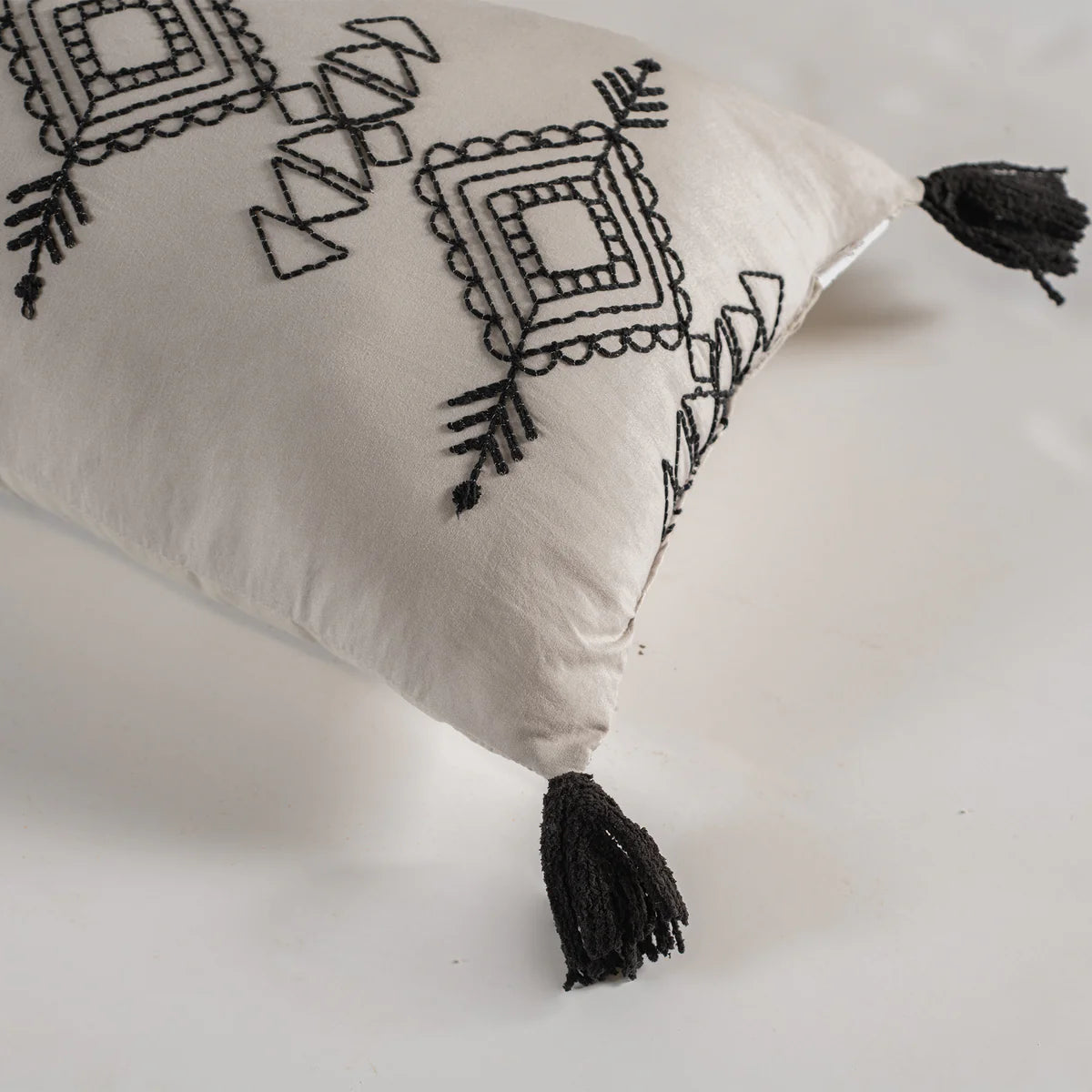 VIANNEY Juego De Edredón Bordado Doble Vista Con Fundas Y Cojín Ixtlán