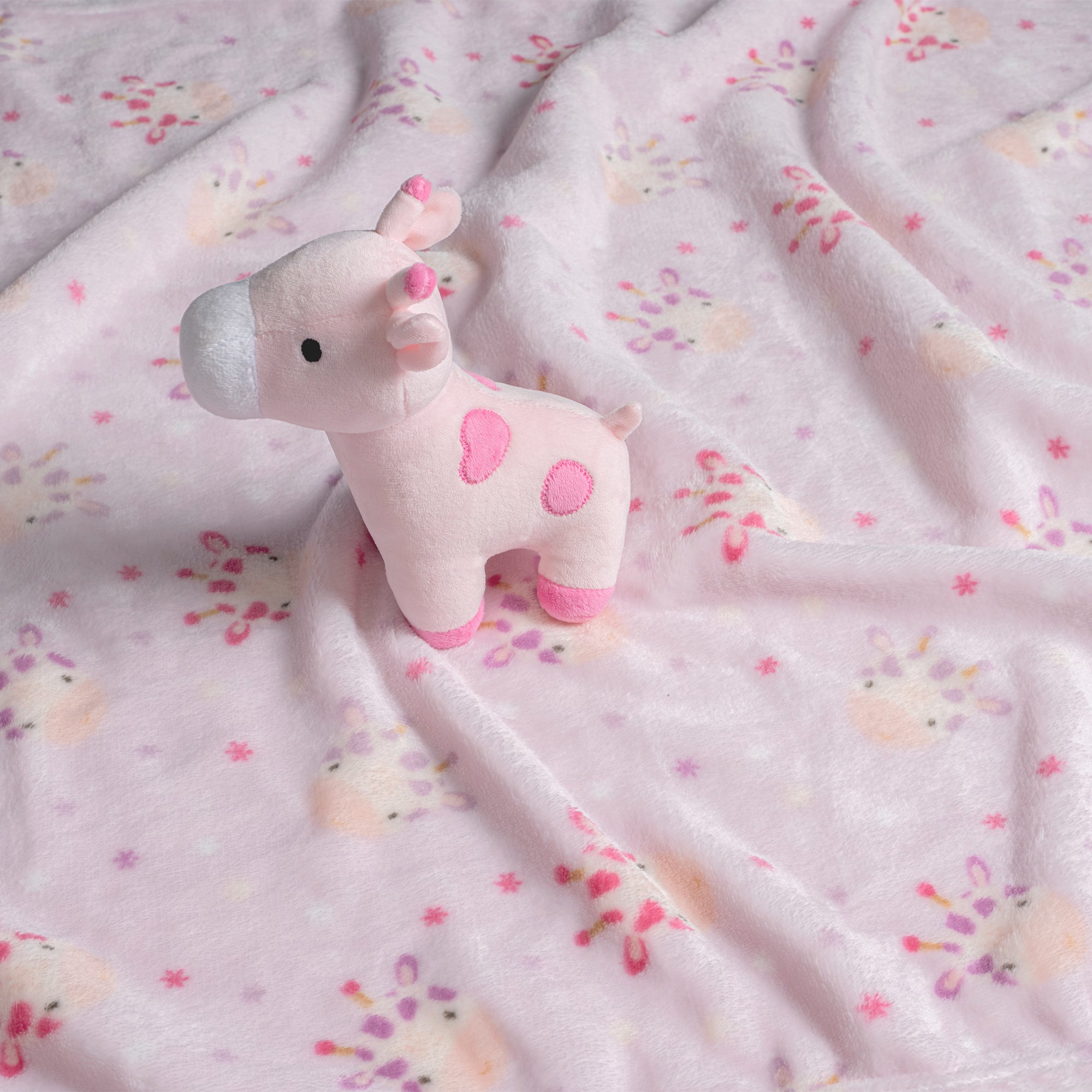 VIANNEY Cobijita Ligera Para Bebé Súper Suave Con Peluche Incluido Jirafita