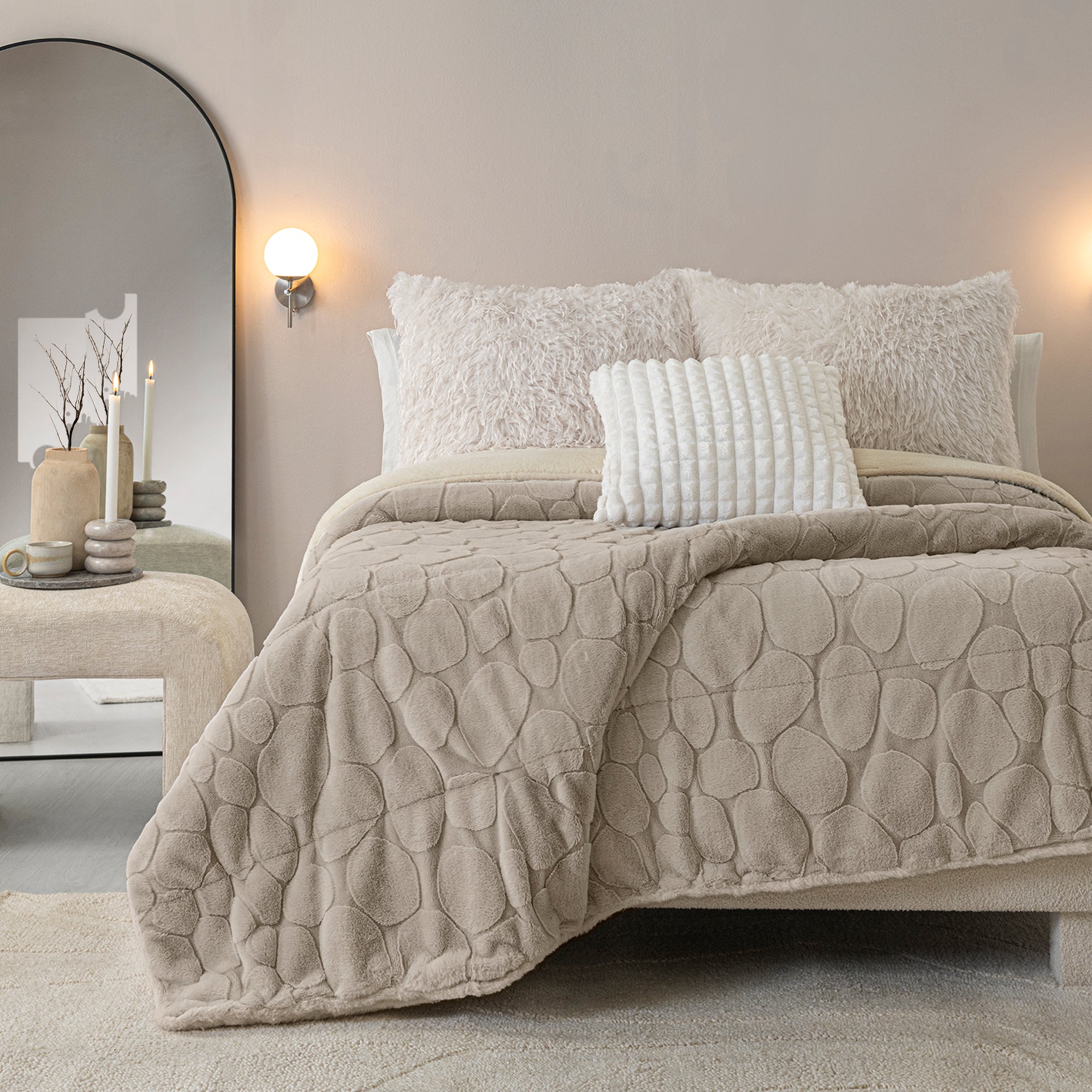 VIANNEY Cobertor Con Textura En Relieve Con Interior De Borrega Premium Everest Avellana